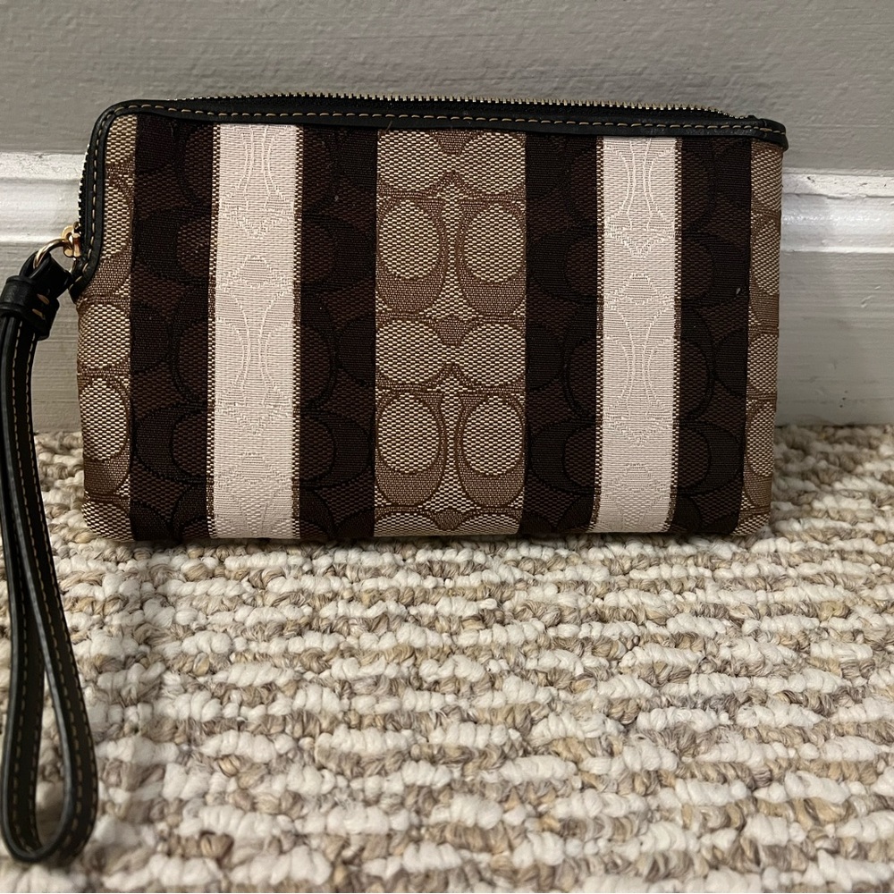 Coach Large Corner Zip Wristlet In Signature Jacquard With Stripes
